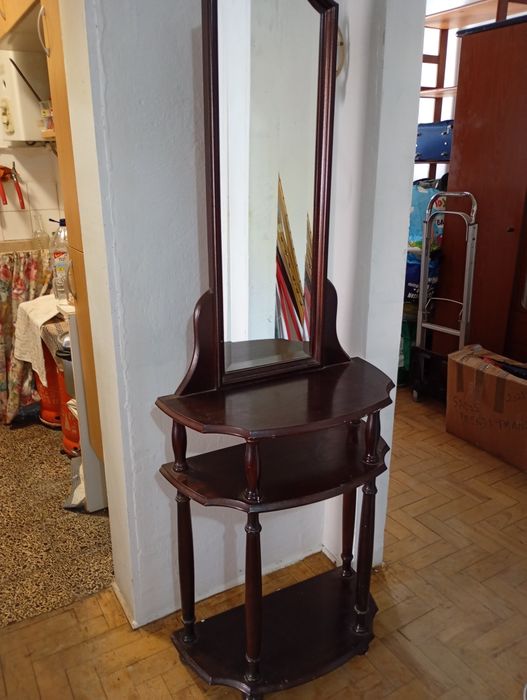 Mesa de entrada com espelho