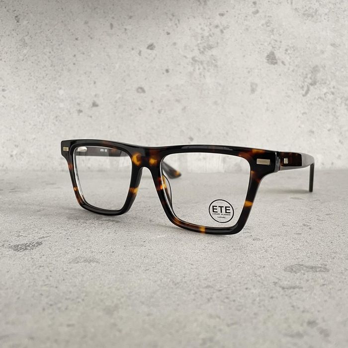 Stylowe okulary, oprawki, unisex, etui w zestawie.materiał octan.
