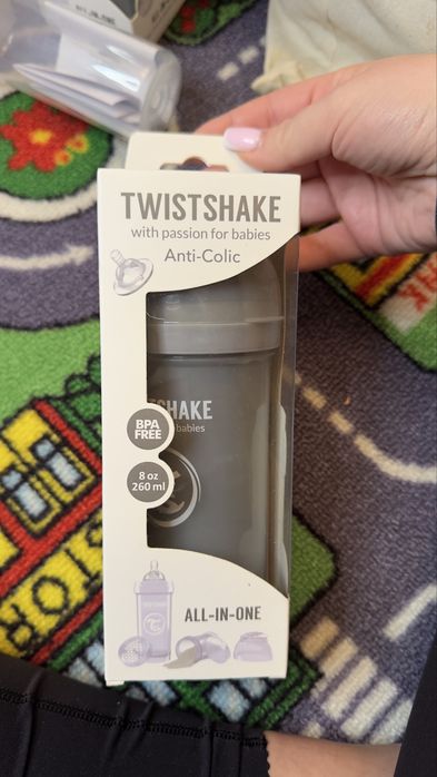 Пляшка доя годування twistshake anticolic m 2+міс