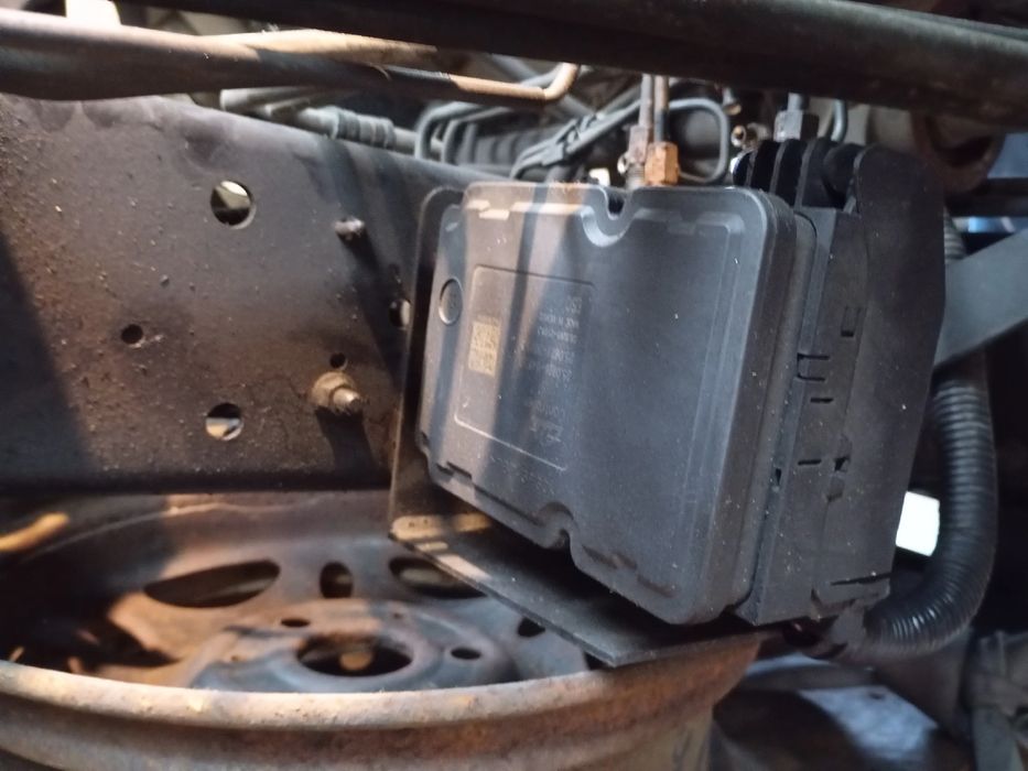 ABS NISSAN NT400 Cabstar Chassis (F24F)