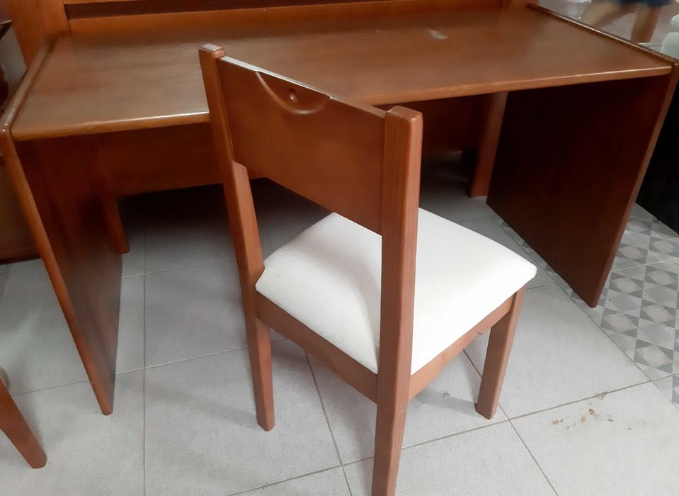 Secretária pinho mel maciça com cadeira