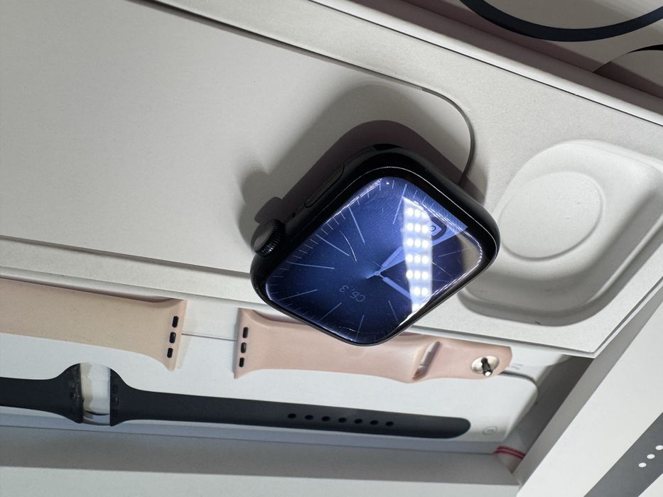 Продам Apple Watch  Series 8 45MM