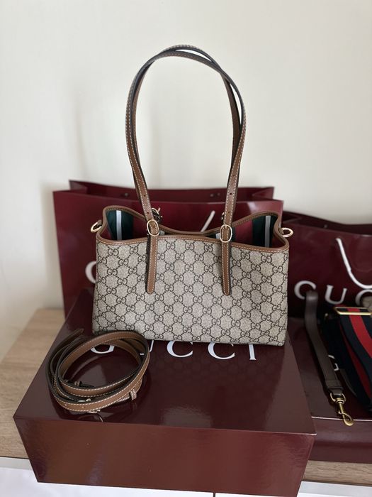 Сумка гучі гучи gucci emblem medium tote bag