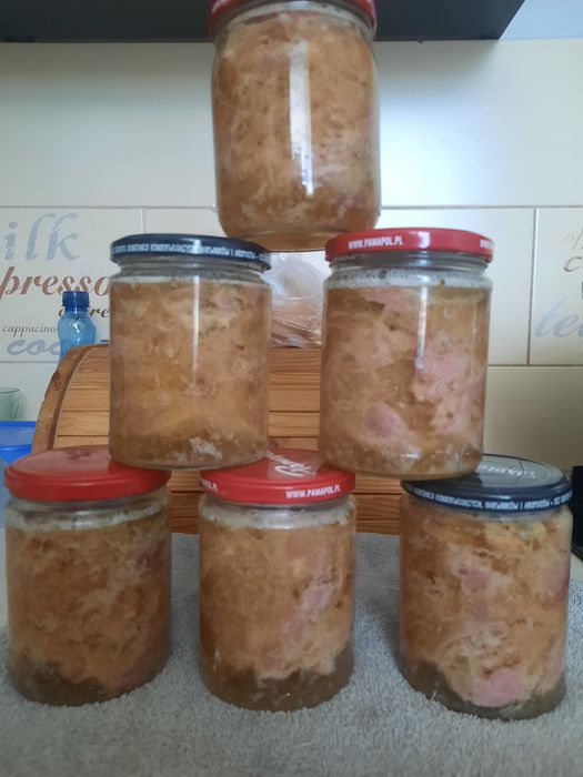 Golonka domową bez skóry z galaretką.