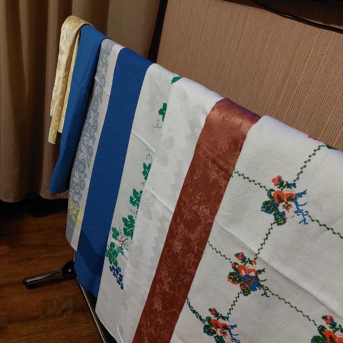 Продам нові скатертини лянні