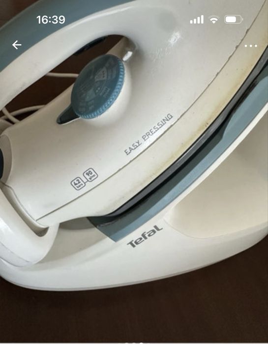Ferro de engomar com caldeira Tefal