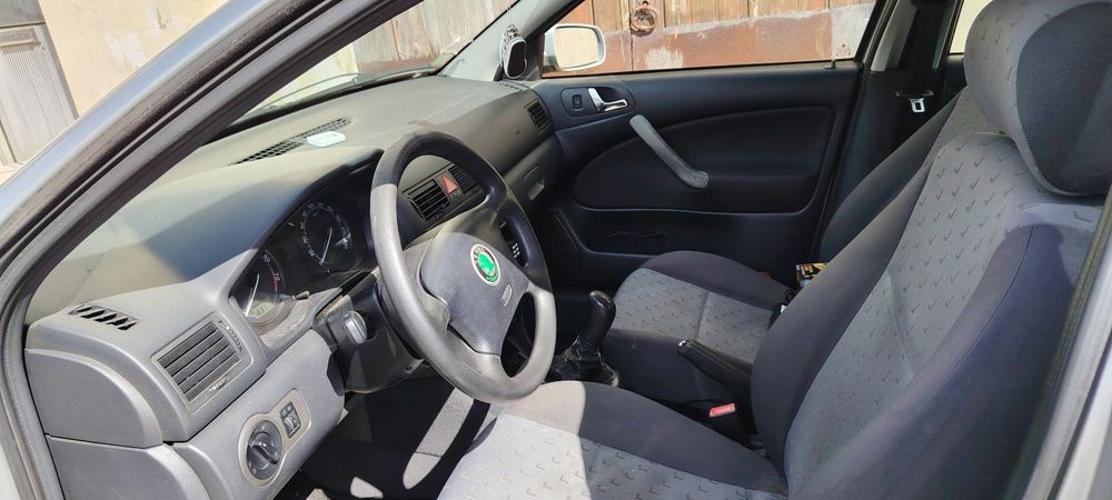 Skoda Octavia 1.6 gasolina+GPL