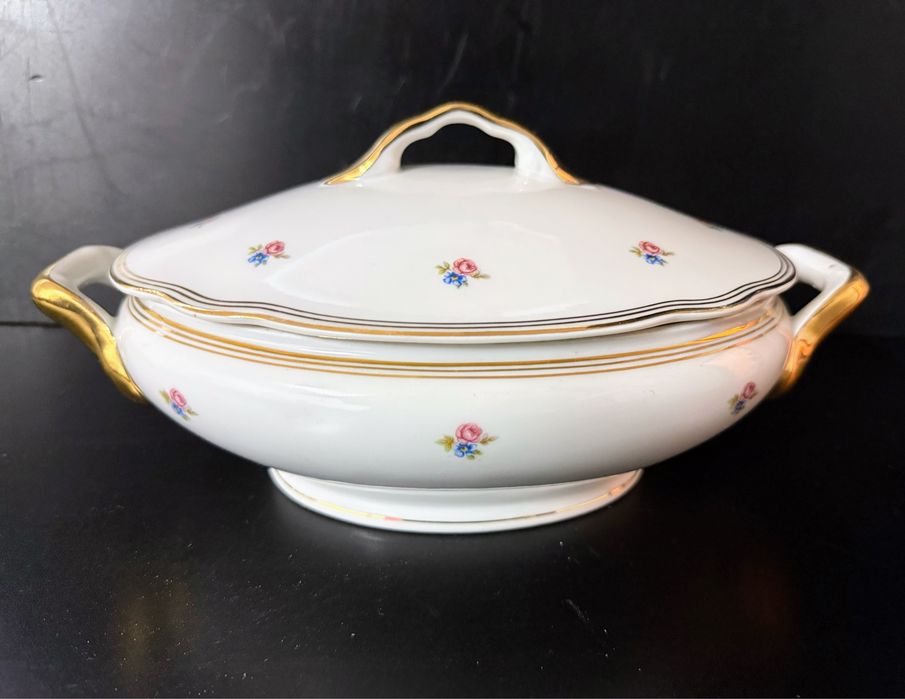 Terrina em porcelana da Vista Alegre