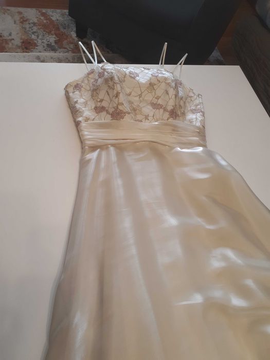 suknia ślubna  rozmiar 38 kolor ecru