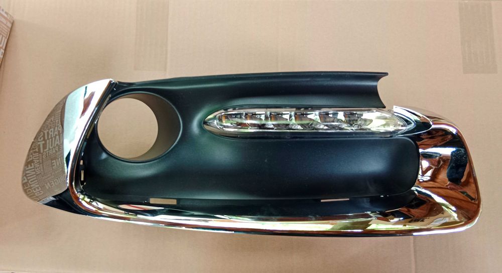 RENAULT SCENIC III LIFT 2013+  ramka halogenu chrom + led  LEWA PRAWA