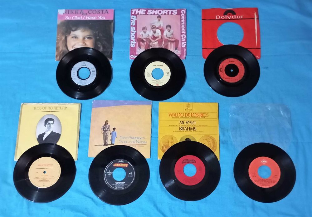 --» 14 Discos de Vinil (Singles) «--