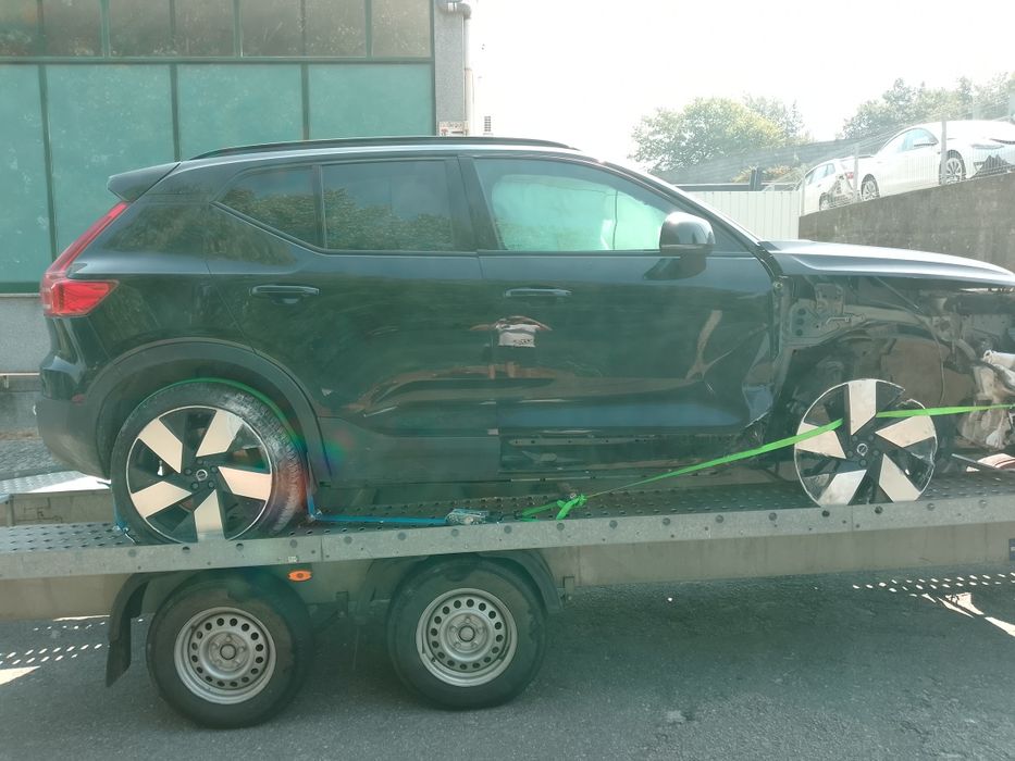 Volvo XC40 Recharge Elétrico para peças