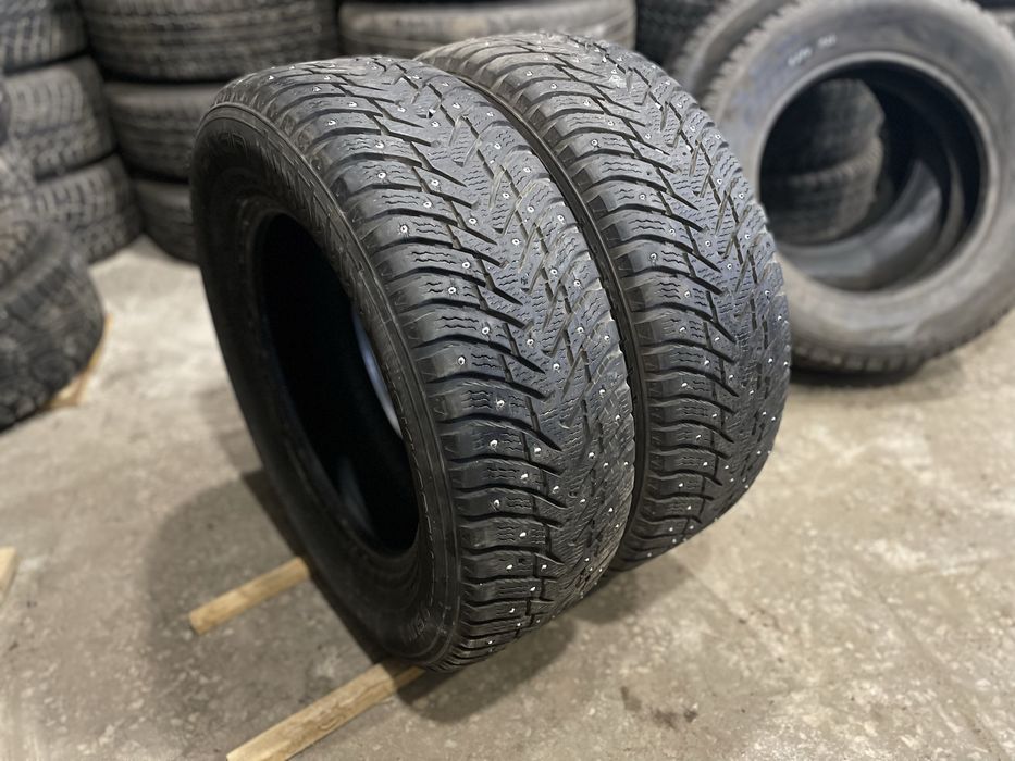 Пара шипованої резини 235/65 R17 Nokian Hakkapelitta 8