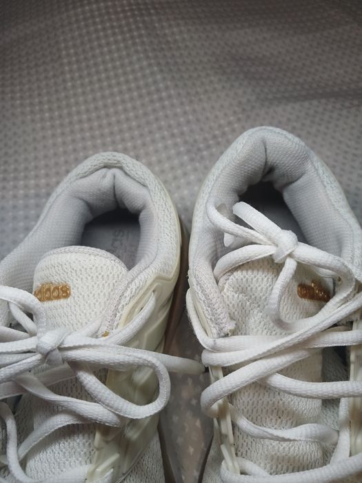 Легкі жіночі кросівки Adidas