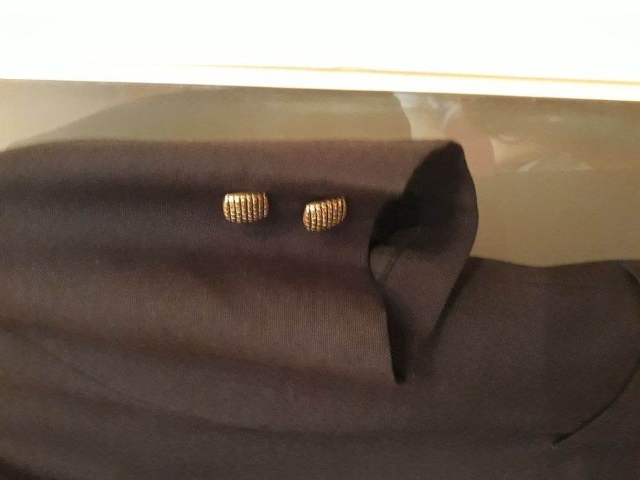 Conjunto saia e casaco preto tamanho 40 como novo
