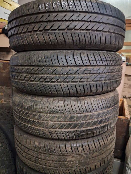 Резина шины колеса на авто