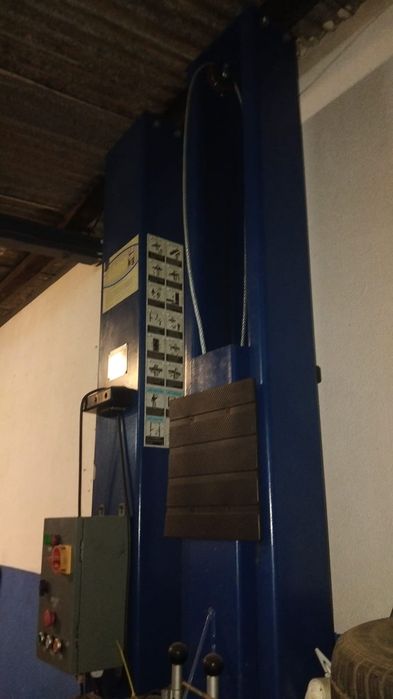 Vendo elevador 4 ton