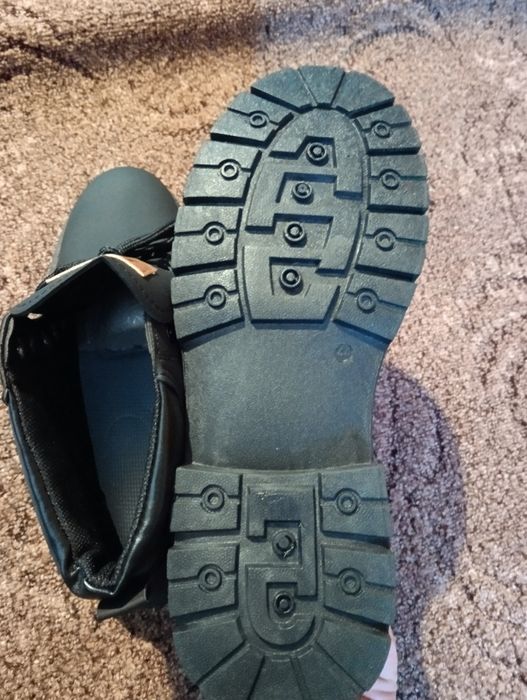 Чоловічі ботинки