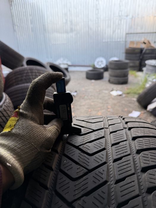 325/35/22+285/40/22 Pirelli
