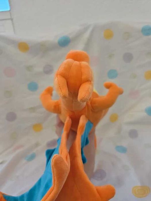 Pokémon peluche do pokémon charizard da wct