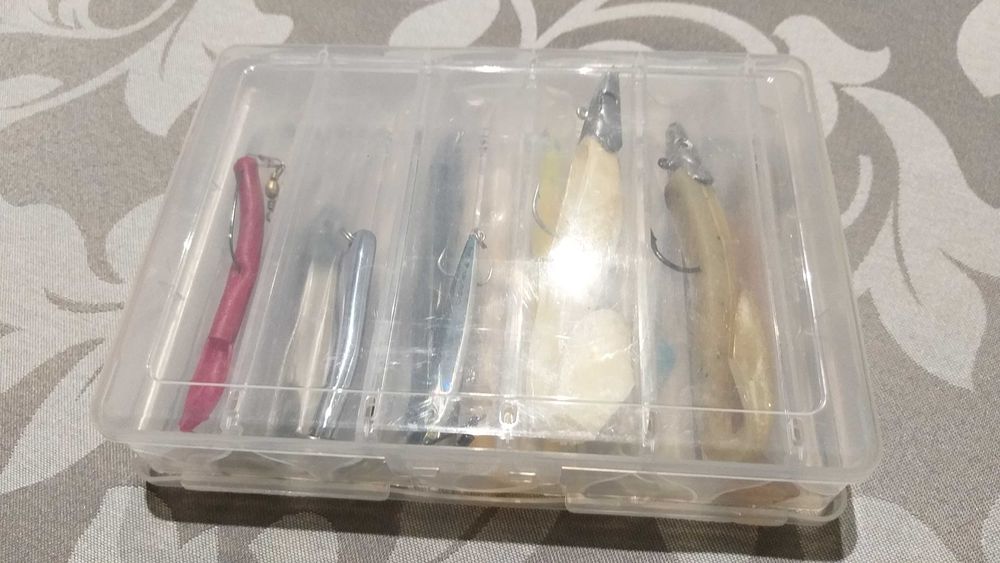 Caixa com vinis e amostras para spinning + extras