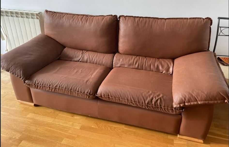 Sofa, 3 Lugares, Excelente qualidade, Robusto, Muito Confortavel