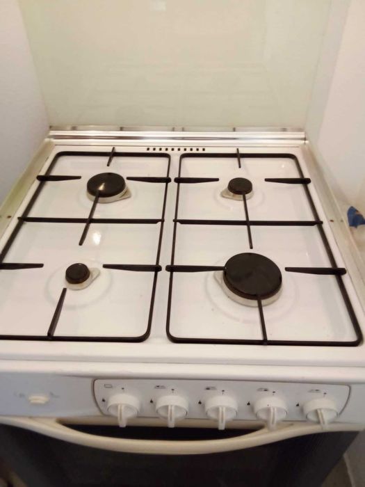 Fogão INDESIT a gás (garrafa)