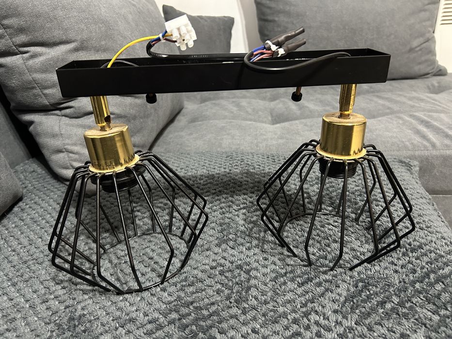 Sprzedam plafon w idealnym stanie, wyślę przez paczkomat.