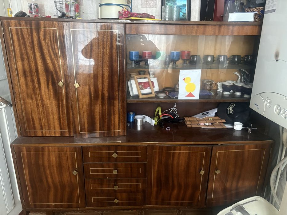 Сервант/Шкаф безкоштовно