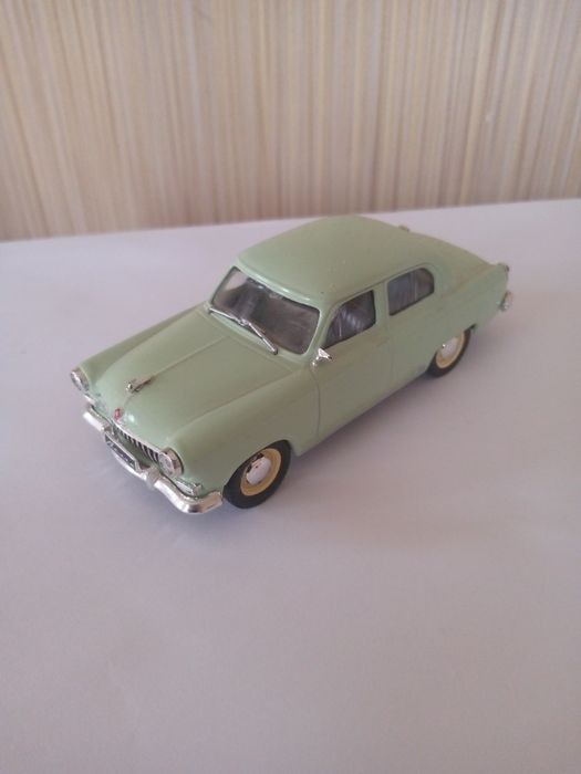 Моделі ретро-автомобілів від "Де Агостіні". 1:43