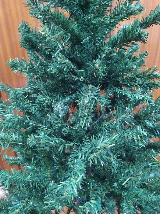 Árvore de Natal verde casa quarto apartamento vivenda escritório gabinete carro cozinha.