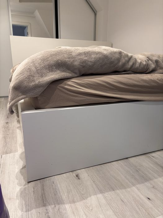 Sprzedam łóżko sypialniane z IKEA z serii MALM.