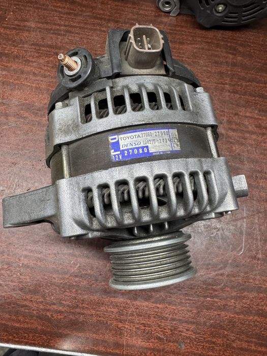 Генератори Toyota Avensis Corolla RAV4 Land Cruiser Camry Оригінал