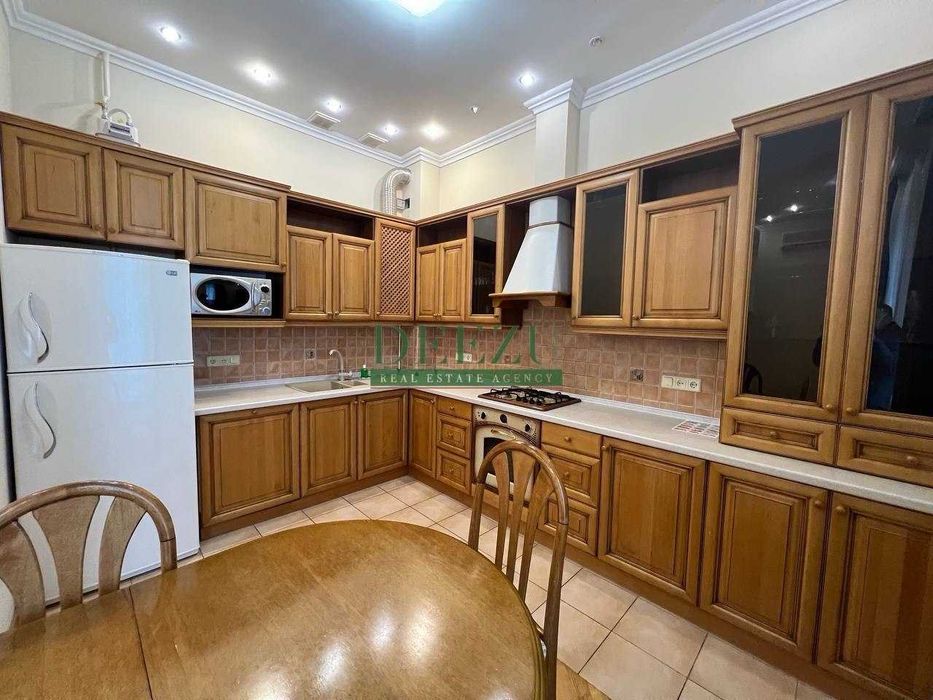 Продаж 2к.квартири 110м2  вул. Хрещатик 15, Пасаж