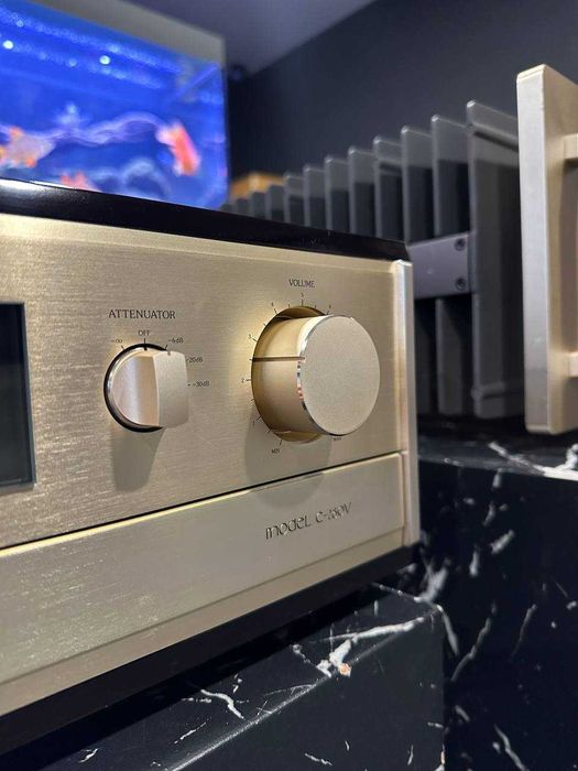 Попередній підсилювач Accuphase C-280V