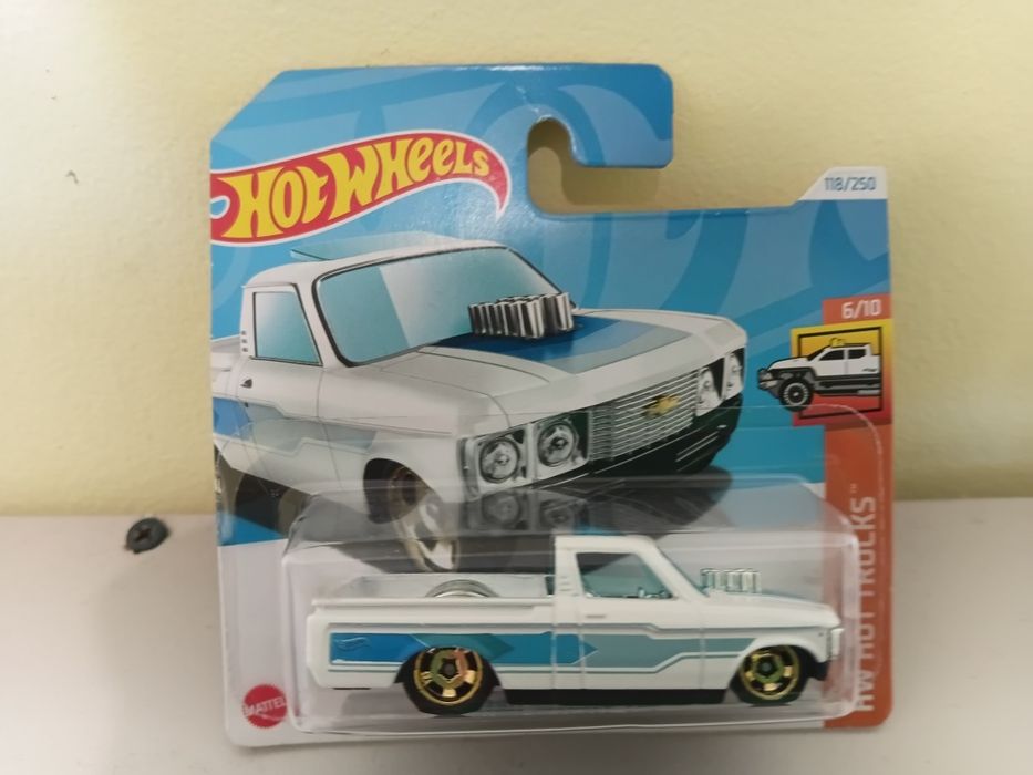 Машинки HOT WHEELS