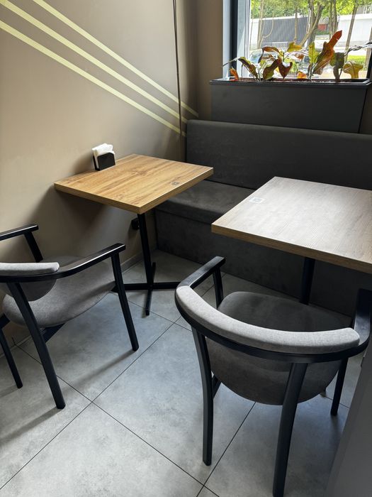 Стіл квадратний. Стіл круглий