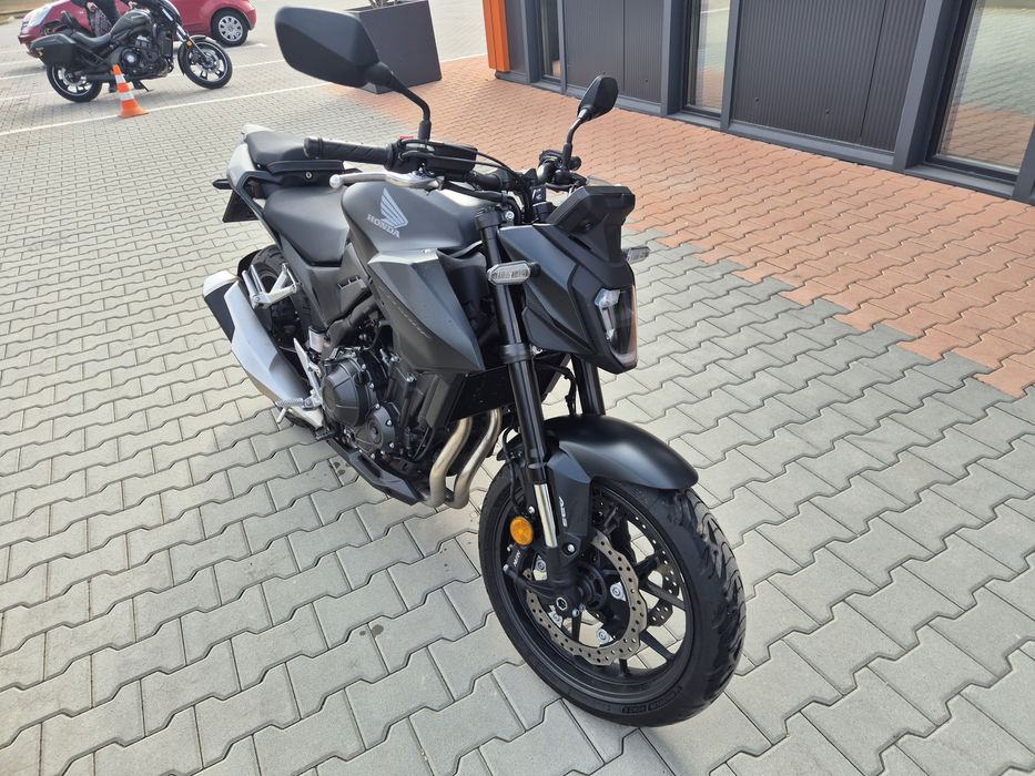 Honda CB500F Hornet 2024