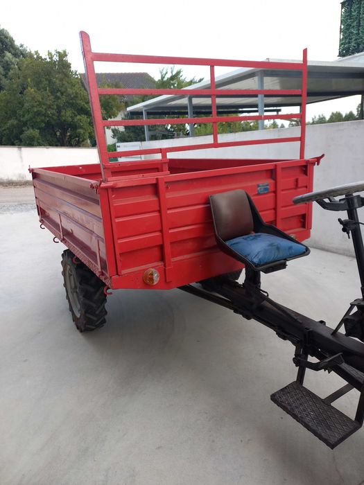 Motocultivadora Valpadana com reboque