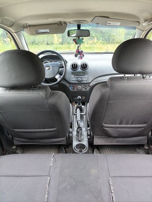 Chevrolet Aveo srebrny 5 drzwi hatchback