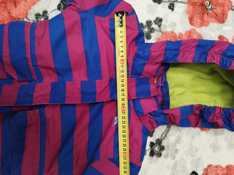 Продам курточку для дівчинки на 2-3 роки Trespass