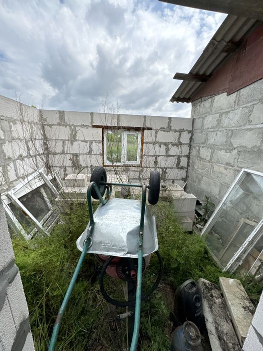 Садова ділянка з будинком
