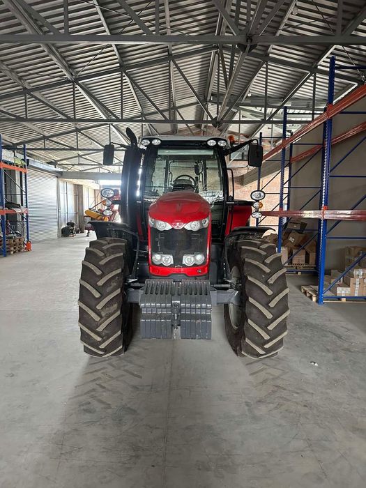 Трактор Massey Ferguson 7715
