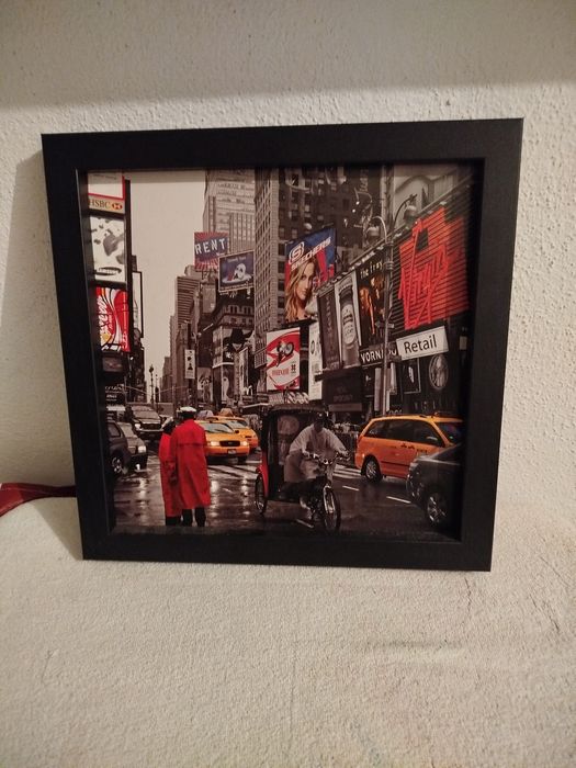 Três quadros em bom estado