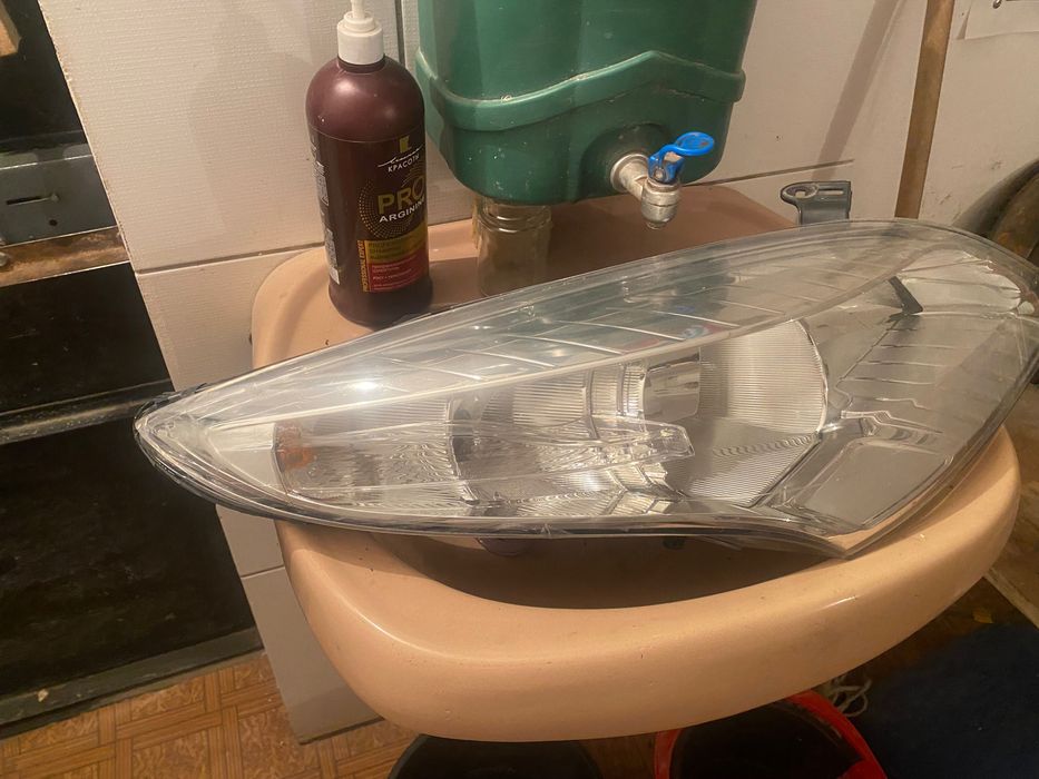 Фара(права)Renault megane 3(2010)