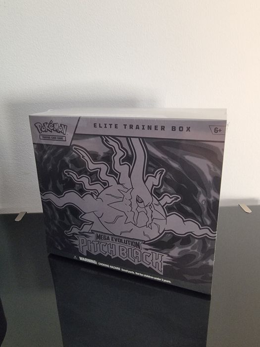 Pokémon Pitch Black Elite Trainer Box