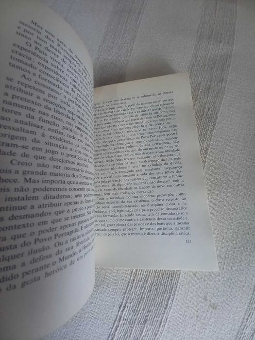 livro do General António de Spinola Ao Serviço de Portugal