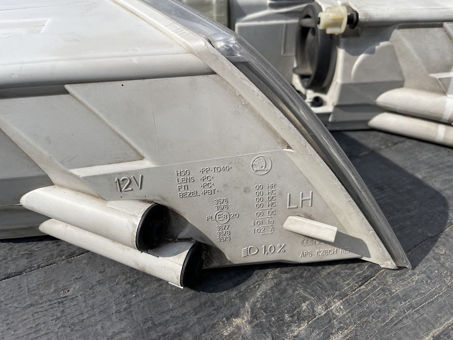 Фари Шкода Октавія А5 фари Skoda Octavia А5 галоген ксенон