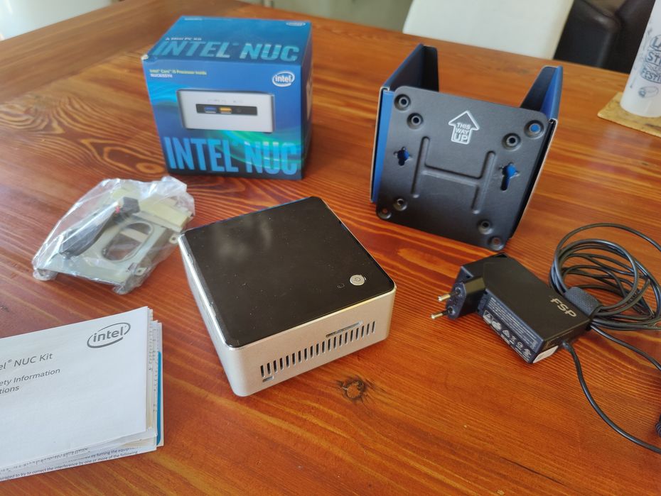 Intel NUC6 i5 completo