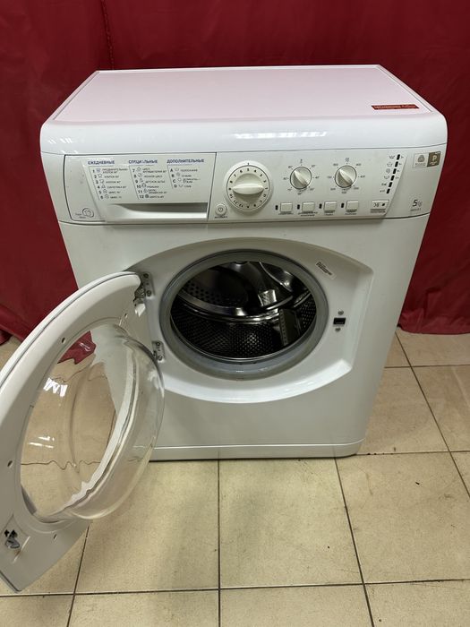 Стиральная машина Hotpoint Ariston ARSL 85